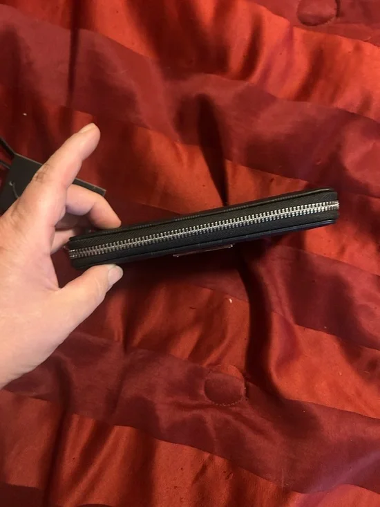 London Fog Black Quilted Zip Wallet Wristlet - Picture 7 of 10